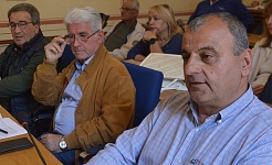 Ο Δημήτρης Φαββατάς. Αριστερά οι Γιώργος Σωφρονάς και Βασίλης Τζαμουράνης