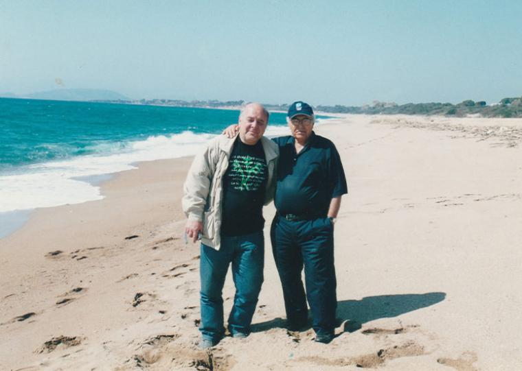 Ο Πέτρος Τσώνης με τον καπετάν Βασίλη Κωνσταντακόπουλο στη Γιάλοβα, εκεί όπου φτιάχτηκε η Costa Navarino