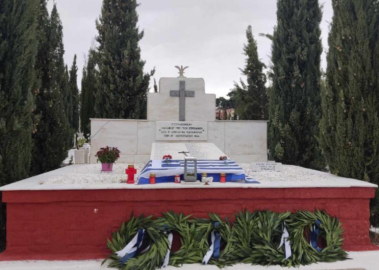 Το κενοτάφιο για τους εκτελεσμένους από τους Γερμανούς στις 8 Φλεβάρη του ΄44, στο νεκροταφείο της Καλαμάτας