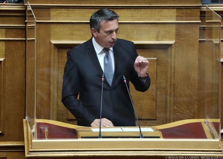 Μαντάς στη Βουλή: Η απλή αναλογική του ΣΥΡΙΖΑ ήταν μια απόπειρα “μπαχαλοποίησης” στην αυτοδιοίκηση