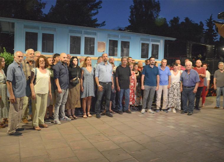 φωτο αρχεί Μέλη του συνδυασμού της Λαϊκής Συσπείρωσης Καλαμάτας με τον επικεφαλής Δημήτρη Οικονομάκο 