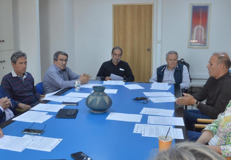 Από τη συνεδρίαση του Διοικητικού Συμβουλίου της Φάρις: Τάσος Πολυχρονόπουλος, Γιώργος Σωφρονάς, Γιάννης Μαργαρίτης, Πανάγος Φουρναράκης, Βασίλης Παπευσταθίου