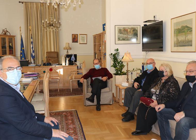 Στήριξη των μικρών επιχειρήσεων ζήτησε από τον περιφερειάρχη η Ομοσπονδία Εμπορίου και Επιχειρηματικότητας