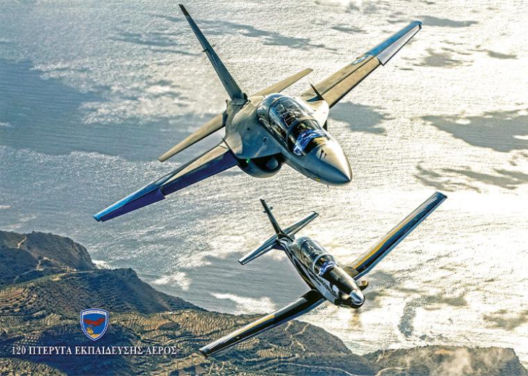 Αεροπορική επίδειξη με Τ-6 και F-16 στο λιμάνι Καλαμάτας για τον εορτασμό του Προστάτη της Πολεμικής Αεροπορίας