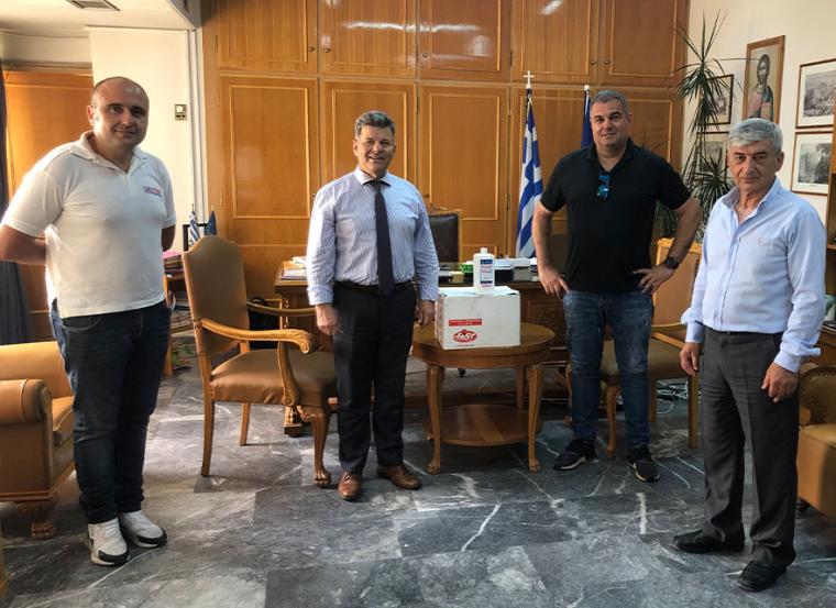 Ιδιοκτήτης ΚΤΕΟ πρόσφερε αντισηπτικά για τους υπαλλήλους της Διεύθυνσης Μεταφορών