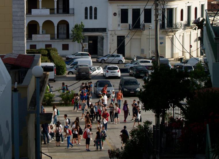 Ο Δήμος περιγράφει το έργο της ανάπλασης στην Υπαπαντή ή πως θα διατηρηθούν χωμένα τα αρχαία...