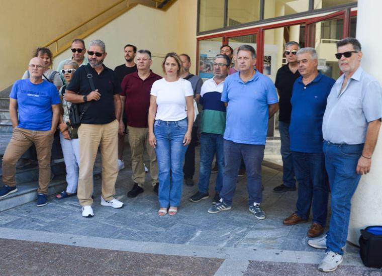 Από τη διαμαρτυρία των επαγγελματιών φωτογράφων της Καλαμάτας στην κεντρική πλατεία, τον πρηγούμενο μήνα