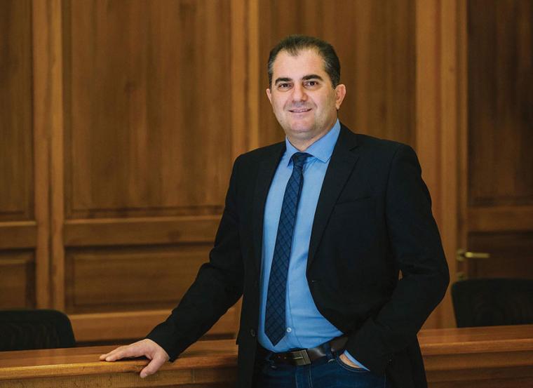 Ο δήμαρχος για την πρωτοχρονιά: “Όλοι μαζί μπορούμε να κάνουμε τον τόπο μας καλύτερο”