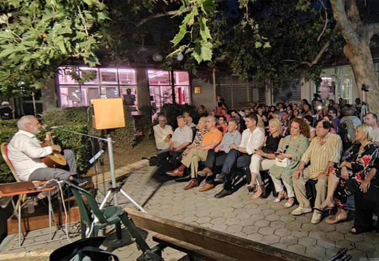 Βραδιά γκρεκάνικων τραγουδιών στη Μεσσήνη με τον Φράνκο Τομάζι