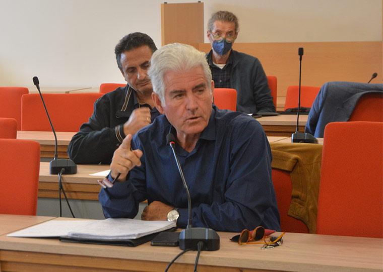 Σχόλιο σχετικά με την αντιπαράθεση στη ΔΕΥΑΚ