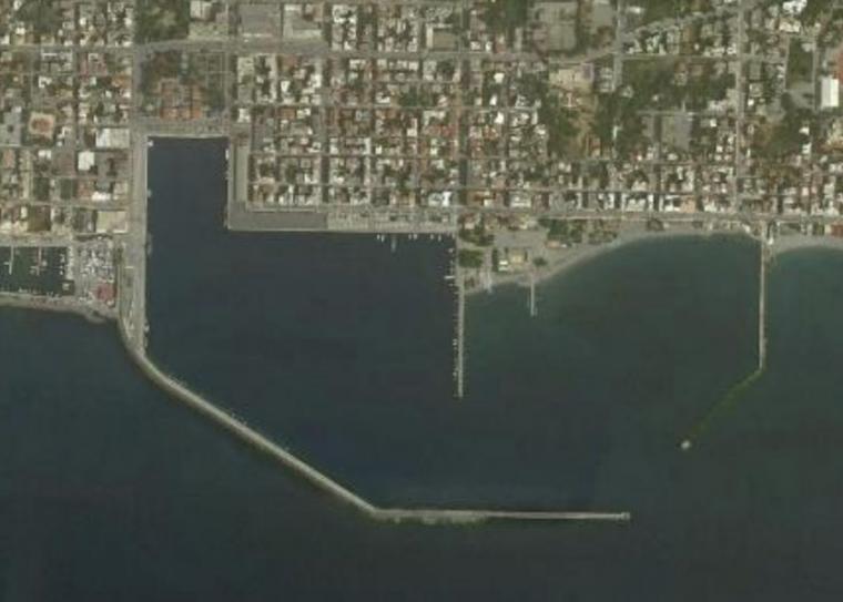 Σταμάτης Μπεχράκης: Τι διακυβεύεται με την κυβόστρωση στον προλιμένα της Καλαμάτας