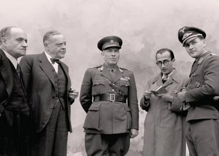 “Οι δοσίλογοι” του Μενέλαου Χαραλαμπίδη από την Αντιφασιστική Κίνηση Καλαμάτας