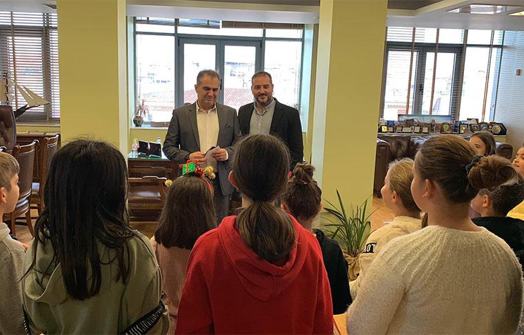 Ευχές και κάλαντα στον δήμαρχο Καλαμάτας