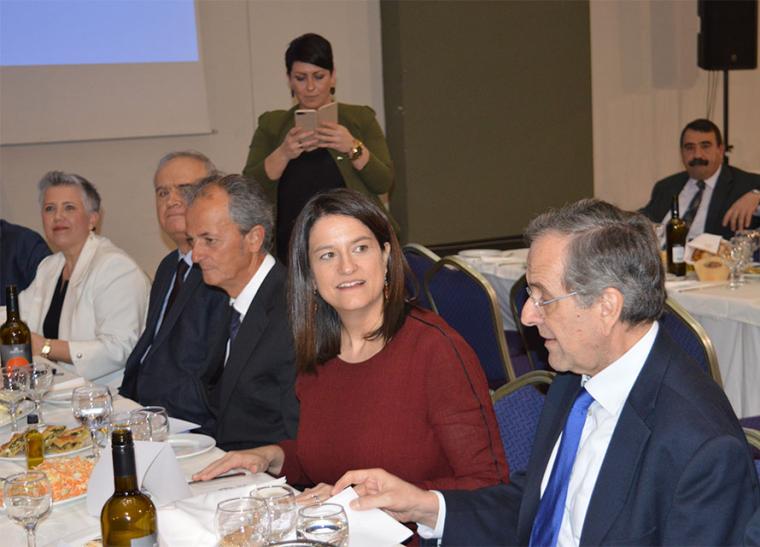 Σαμαράς και ενότητα στη Ν.Δ. τα θέματα στην κοπή της πίτας με την Νίκη Κεραμέως
