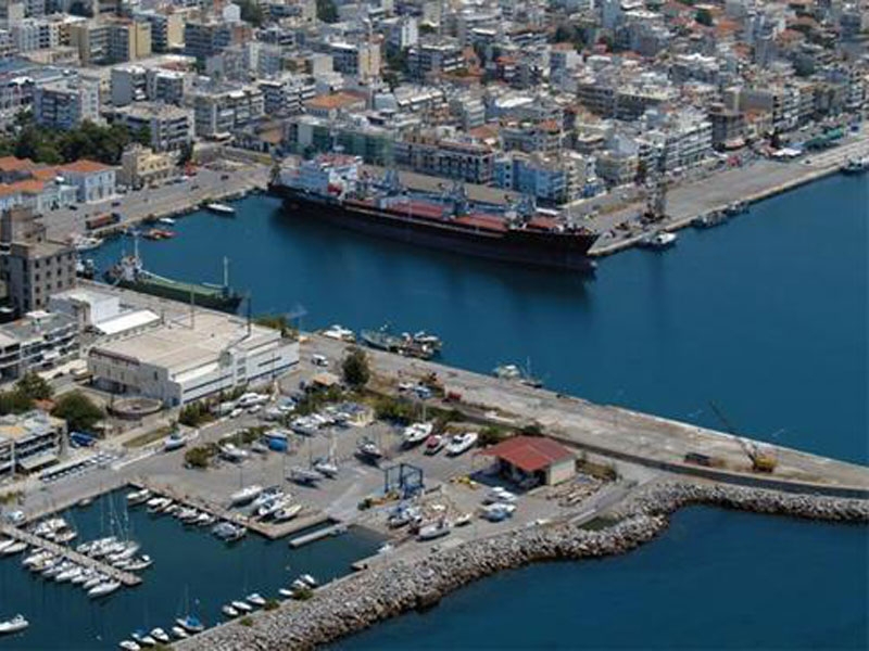 Πιέζει ο δήμαρχος για να πάρει ο Δήμος το λιμάνι