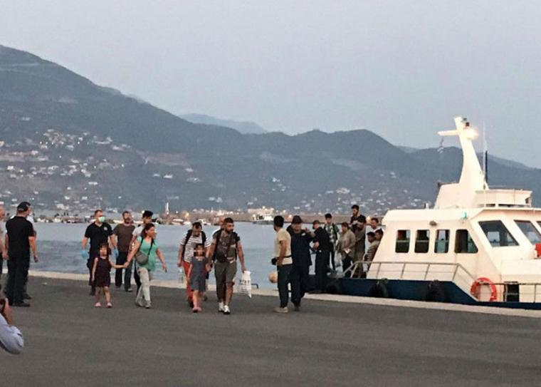 Όταν η λέξη “λαθρομετανάστες” πάει σύννεφο σε επίσημα έγγραφα του Δήμου Καλαμάτας και του δημάρχου