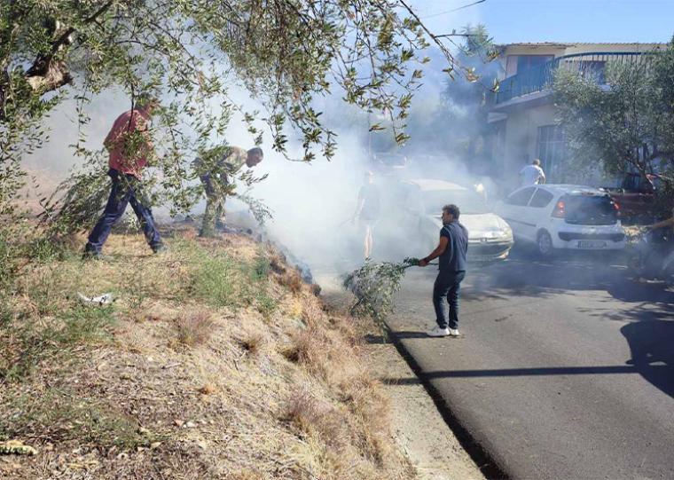 Φωτιά έξω από σχολείο της Καλαμάτας - Άμεση κατάσβεση - Πιθανή αιτία η απροσεξία περαστικού