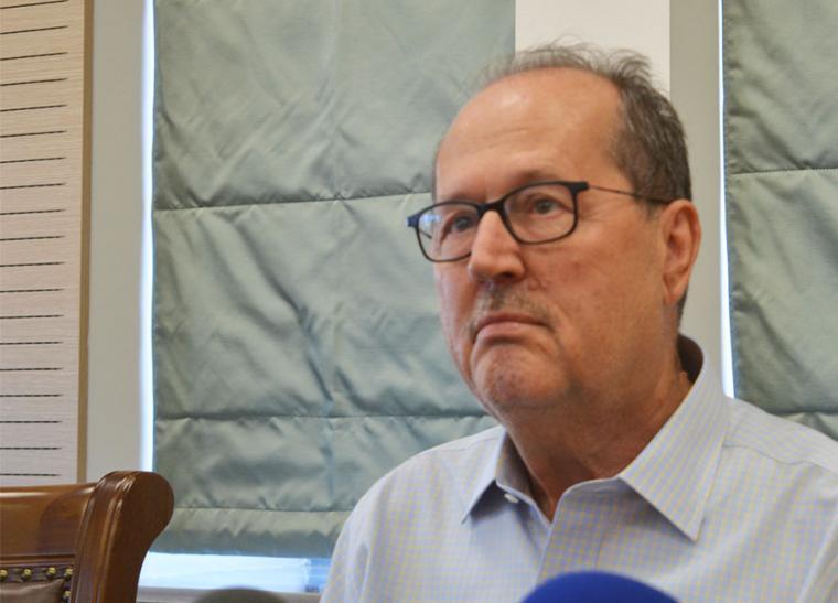 Και οι “γαλάζιες” Περιφέρειες, με εισήγηση Νίκα, κατά της κυβέρνησης για αδικία και επικοινωνιακά κόλπα!