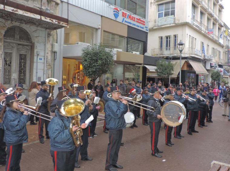Τα κάλαντα στο παλιό Δημαρχείο από τη Φιλαρμονική