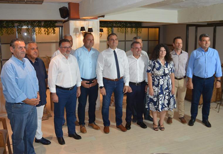 Εν ενεργεία δημοτικούς συμβούλους ξεκίνησε να παρουσιάζει ο δήμαρχος - “Το καράβι” και ο “καπετάνιος”