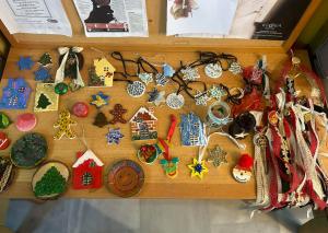 Χριστουγεννιάτικο παζάρι από το ΚΕΘΕΑ της Καλαμάτας και το Σύλλογο Οικογένειας