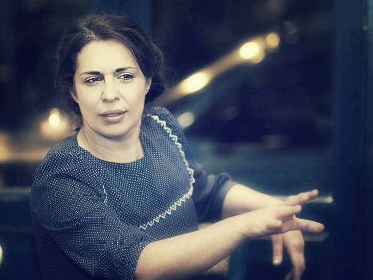 Η Σταυρούλα Μπαρδουνιώτη “Αγγέλα Παπάζογλου”