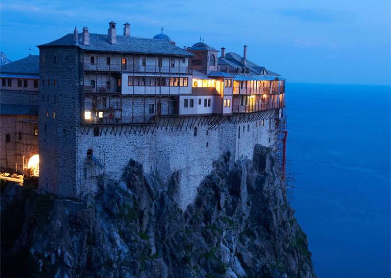 Ελέφαντας στην Αίγινα και άλλες ιστορίες (377)