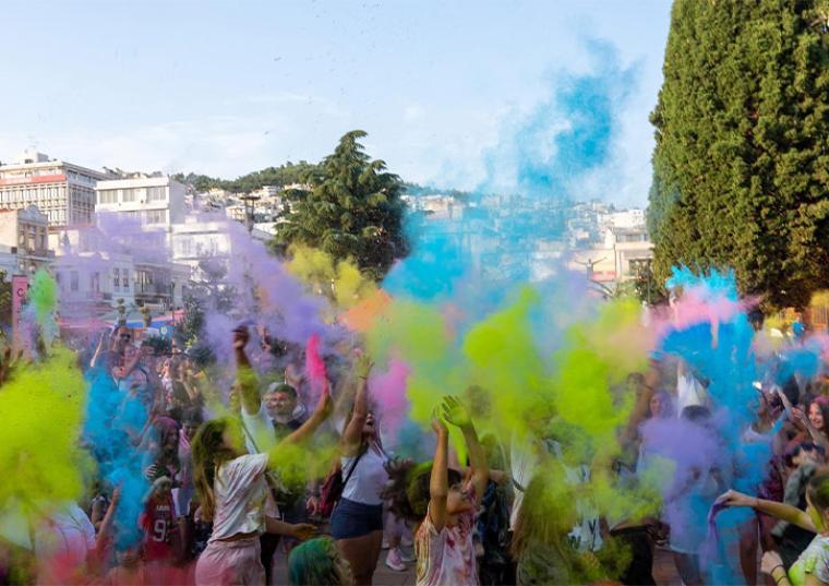 Φεστιβάλ Χρωμάτων την Καθαρή Δευτέρα στην ακτή του ΝΟΚ