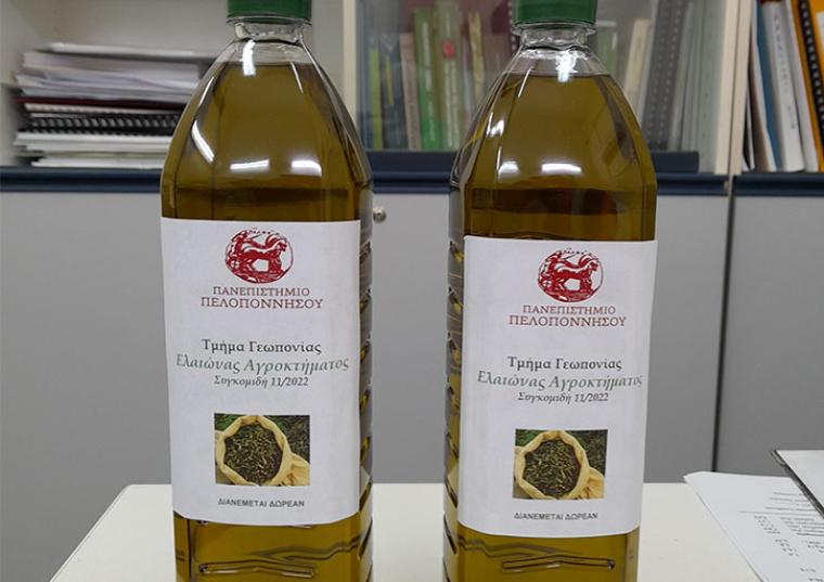 Το Τμήμα Γεωπονίας δώρισε στο Δήμο Καλαμάτας 200 λίτρα εξαιρετικά παρθένο ελαιόλαδο