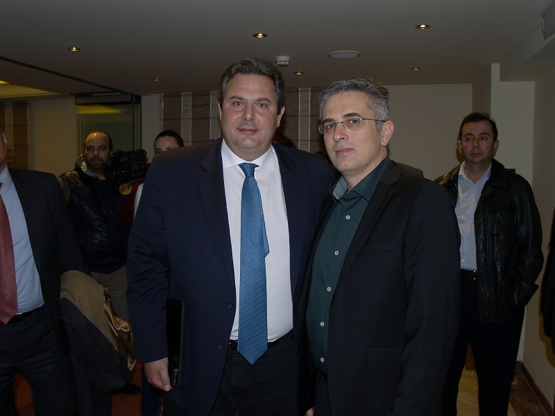 Ο Πάνος Καμμένος με τον Μανώλη Μάκαρη, υποψήφιο δήμαρχο Καλαμάτας τον οποίο υποστηρίζουν και οι Ανεξάρτητοι Έλληνες