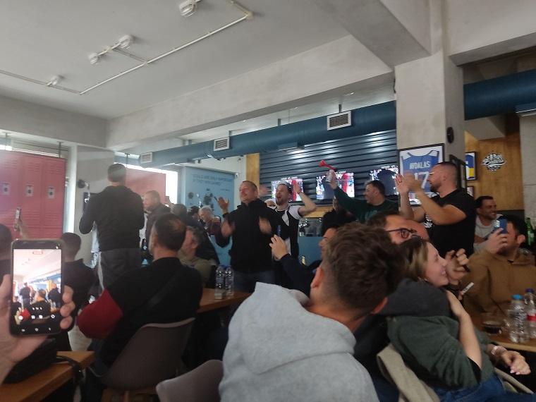 Μαυρη Θύελλα παροξυσμός – Τρελοί πανηγυρισμοί στην πόλη