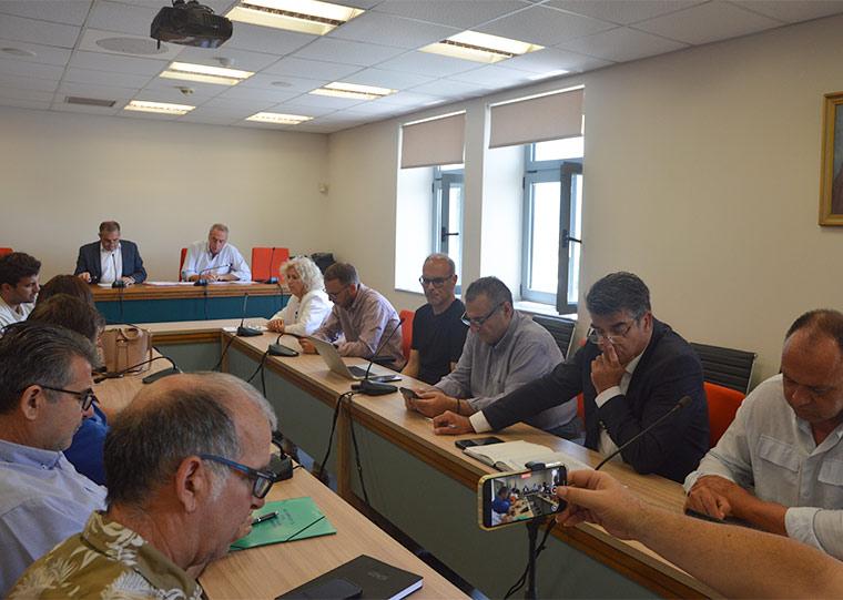 Δεν πείθουν την αντιπολίτευση οι αναθέσεις για την παραγωγή ψηφιακού περιεχομένου τουριστικής προβολής
