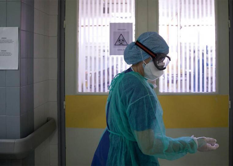 Τρία νέα κρούσματα στη Μεσσηνία, ξεπέρασαν τους 100 οι νέοι θάνατοι στη χώρα