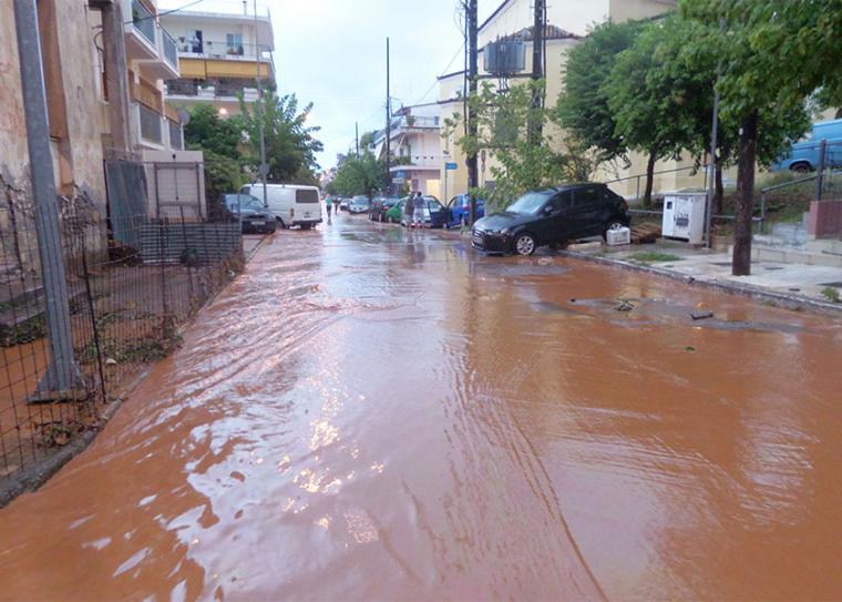 φωτό αρχείο από τη φονική πλημμύρα του 2016 στην Καλαμάτα