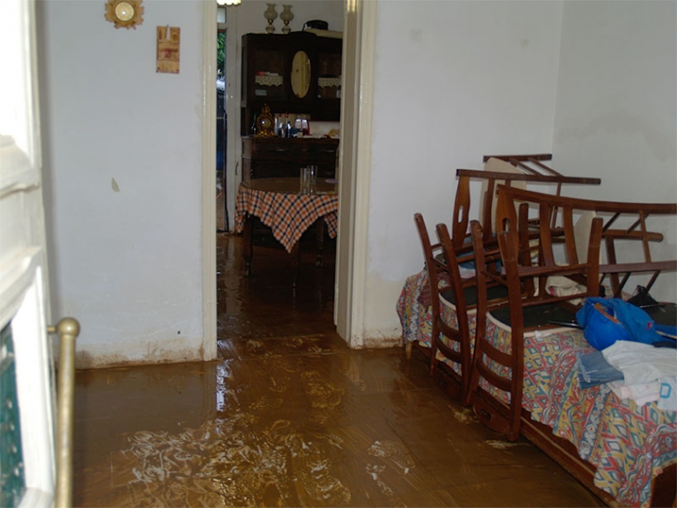 Το σπίτι του Γιώργου Πολίτη, στη 2η πάροδο της Παμίσου, που πλημμύρισε από τα λασπόνερα
