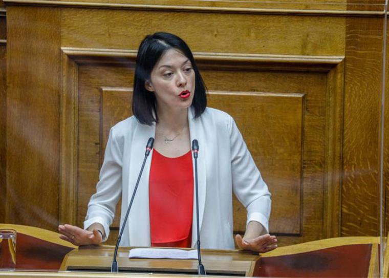 Γιαννακοπούλου για την αντιμετώπιση της πανδημίας: “Η κυβέρνηση σε κατάσταση μακαριότητας”