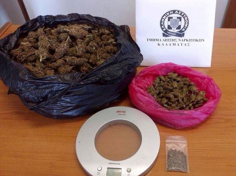 Δύο συλλήψεις στην Κορώνη για ναρκωτικά και αρχαία