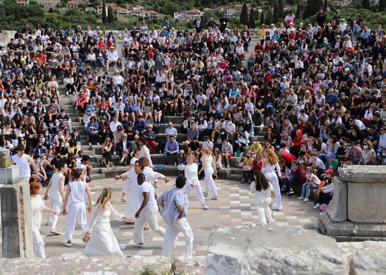 Πέφτει η αυλαία του 9ο Διεθνούς Νεανικού Φεστιβάλ Αρχαίου Δράματος - “Βάτραχοι” του Αριστοφάνη