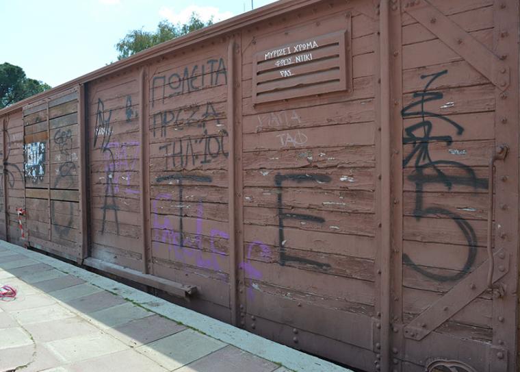 Να χαρακτηριστούν μνημεία, ο μόνος τρόπος για να προστατευτούν τα τρένα στο Δημοτικό Πάρκο