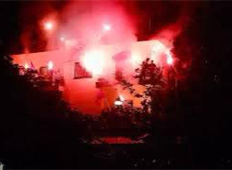 Πανηγυρισμοί στο ΚΚΕ στην Καλαμάτα για το αποτέλεσμα και την εκλογή βουλευτή