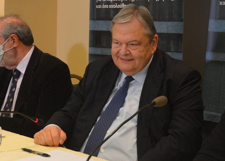 Βενιζέλος: Μεγάλη ιστορική παρεξήγηση η παρακολούθηση πάντων και πασών για την προστασία της δημοκρατίας
