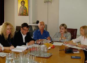 Αντωνία Μπούζα περιφερειακή σύμβουλος, Γιώργος Ρουμελιώτης θεματικός αντιπεριφερειάρχης πολιτικής προστασίας, Γιώργος Σταθάς διευθυντής Πολιτικής Προστασίας Περιφέρειας Πελοποννήσου, Ελένη Αλειφέρη αντιπεριφερειάρχης Μεσσηνίας και Ευγενία Αλευρά προϊσταμένη Πολιτικής Προστασίας Περιφερειακής Ενότητας Μεσσηνίας