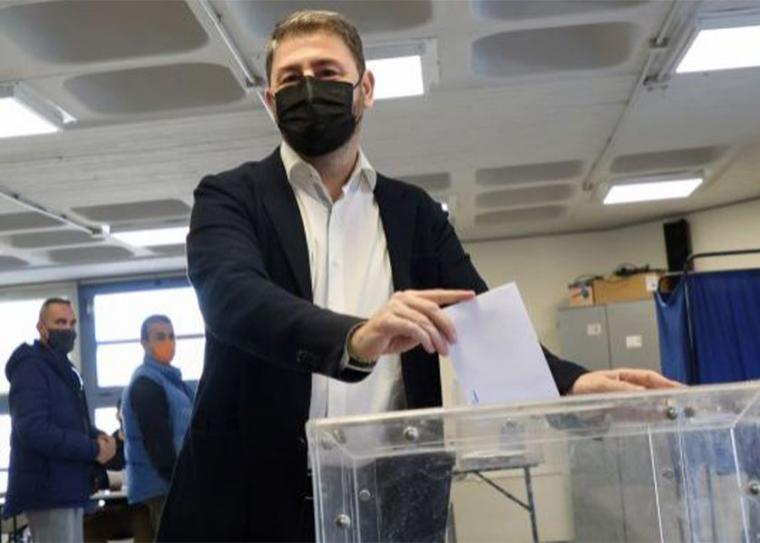 Δυνατή πρωτιά Ανδρουλάκη, ισχυρό προβάδισμα στην κάλπη της δεύτερης Κυριακής