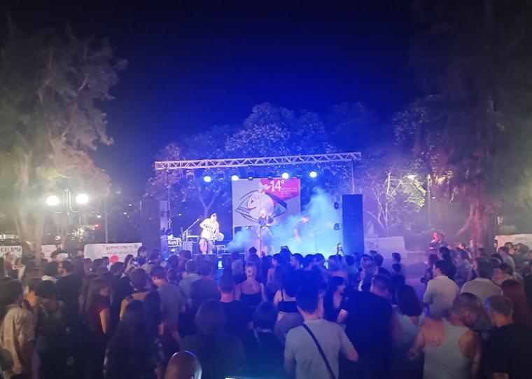 Από τη χθεσινοβραδινή συναυλία των ΘΡΑΞ ΠΑΝΚC στο 14ο Αντιρατσιστικό Αντιφασιστικό Φεστιβάλ Καλαμάτας