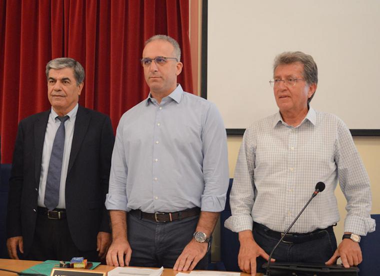 Δημήτρης Πολίτης, Στάθης Σταματόπουλος, Κώστας Τσαπόγας, πρόεδρος, αντιπρόεδρος και γραμματέας του νέου Δημοτικού Συμβουλίου Καλαμάτας αντίστοιχα