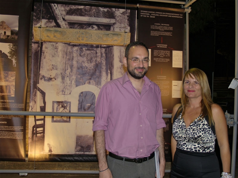 Η διευθύντρια της Εφορείας Αρχαιοτήτων Μεσσηνίας με τον συνάδελφό της αρχαιολόγο Γιώργο Πάλλη