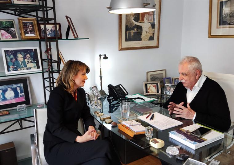 Ο Σταύρος Μπένος στο κεντρικό επιτελείο της υποψήφιας βουλευτή Μεσσηνίας Αριστέας Καζάκου