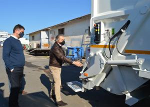 φωτό αρχείο Ο δήμαρχος Μεσσήνης Γιώργος Αθανασόπουλος στο αμαξοστάσιο της Μεσσήνης, στις αποθήκες του πρώην ΑΣΟ