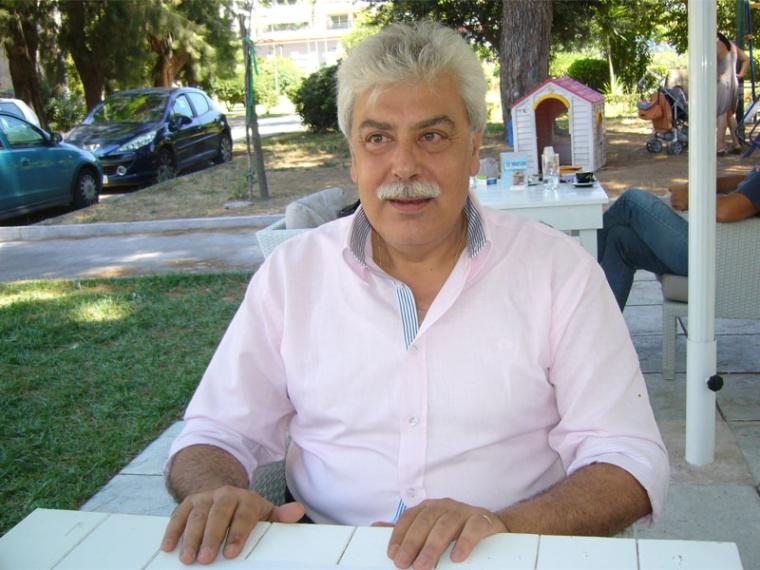 Ενός λεπτού σιγή στο Δημοτικό Συμβούλιο για τον θάνατο του Νίκου Φωτέα