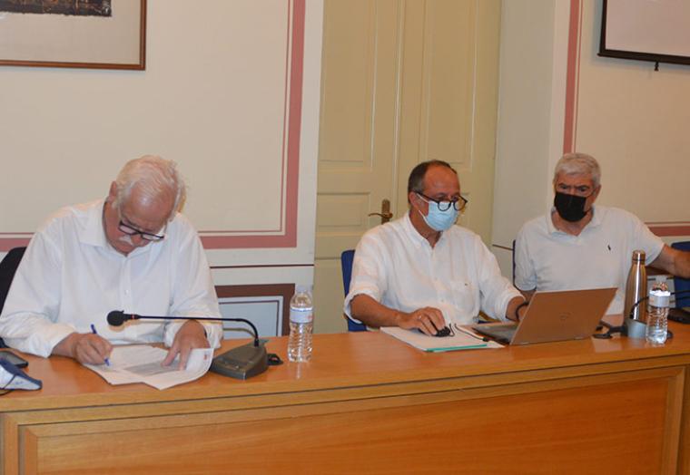 Οι εκπρόσωποι του Μορέα και των μελετητών του κατά την πρόσφατη συνεδρίαση του Δημοτικού Συμβουλίου Καλαμάτας